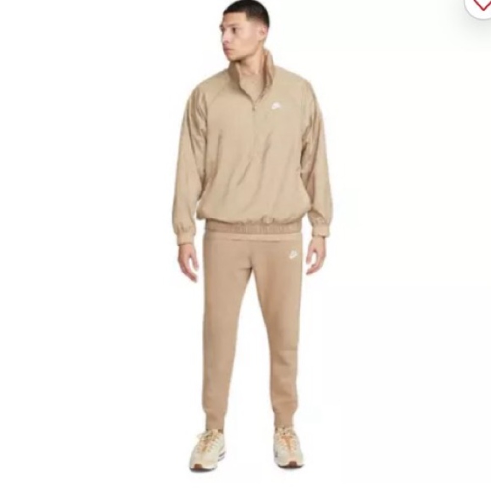 NWT Men’s Nike Sportswear Club Joggers